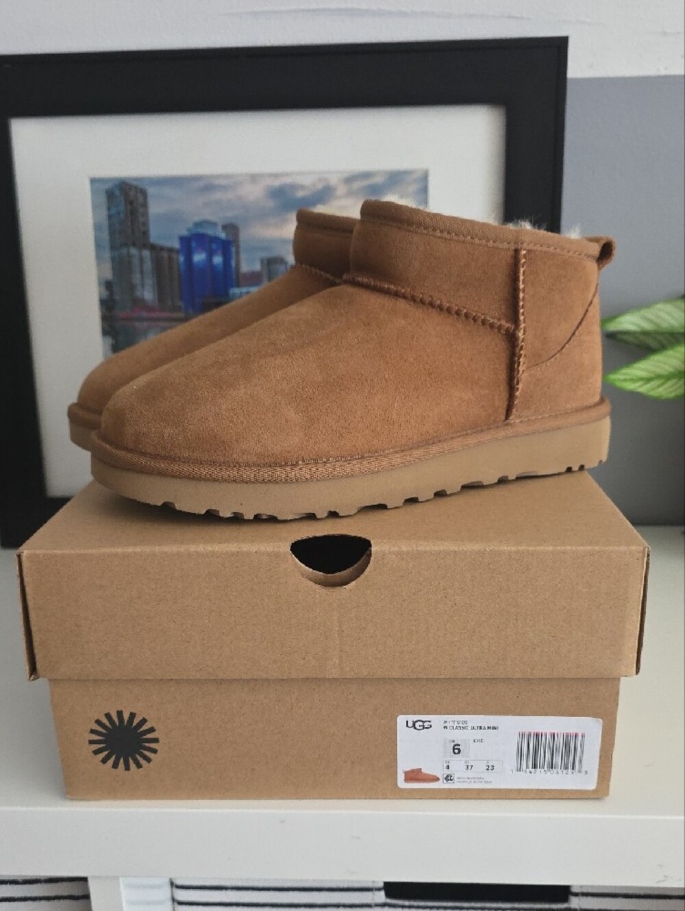 UGG Classic Ultra Mini Boots Size 6 - Picture 4 of 9